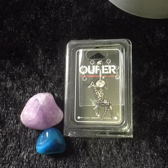 Giraffe Dangle Navel Ring - Picture 3 of 4